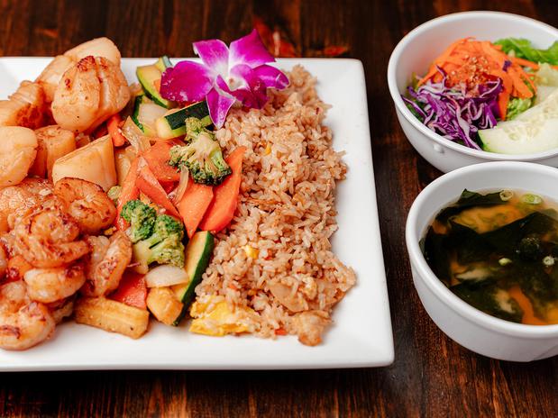 Images Wakatobi Japanese Grill Hibachi and Sushi