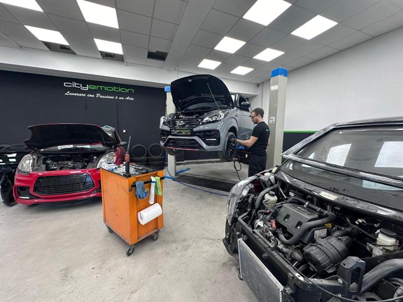 Images Officina e Carrozzeria Minicar - Cityemotion