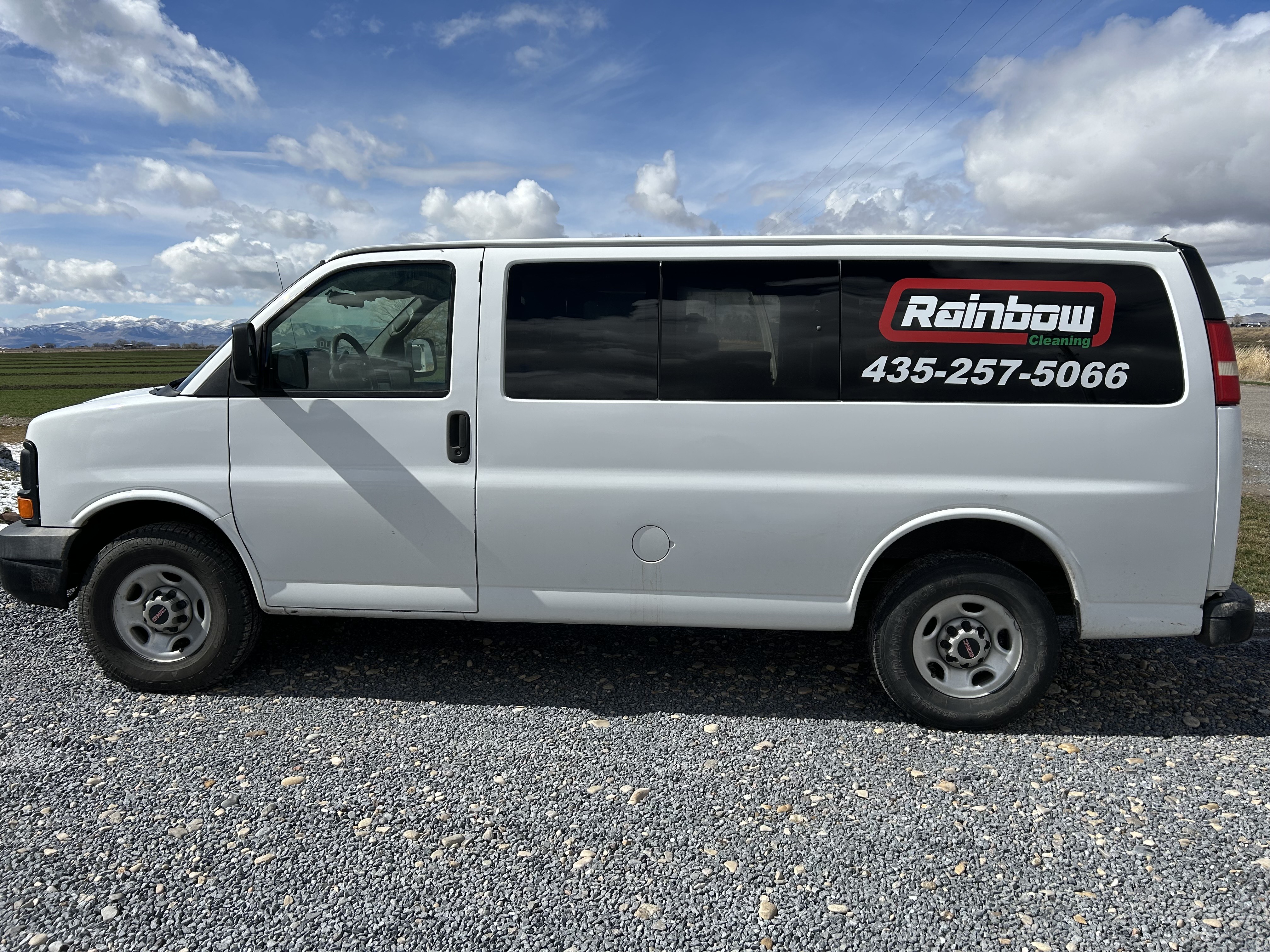 Rainbow Carpet Cleaning Logo