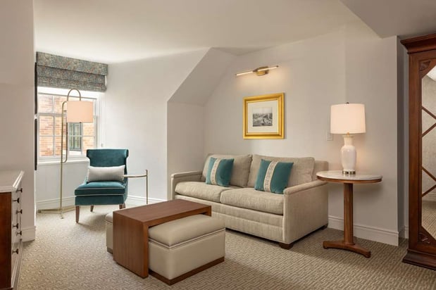 Images The Hotel Roanoke & Conference Center, Curio Collection by Hilton