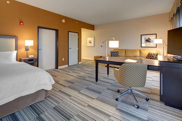 Images Hampton Inn & Suites Roanoke-Downtown