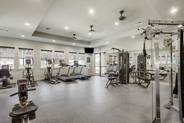 Images Urban Oaks at Conroe