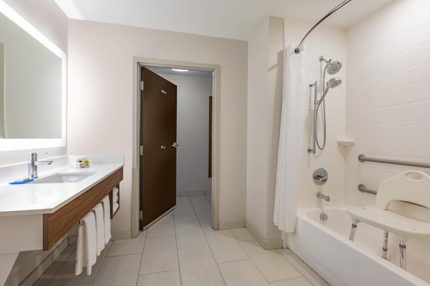 Images Holiday Inn Express & Suites Opelika Auburn by IHG