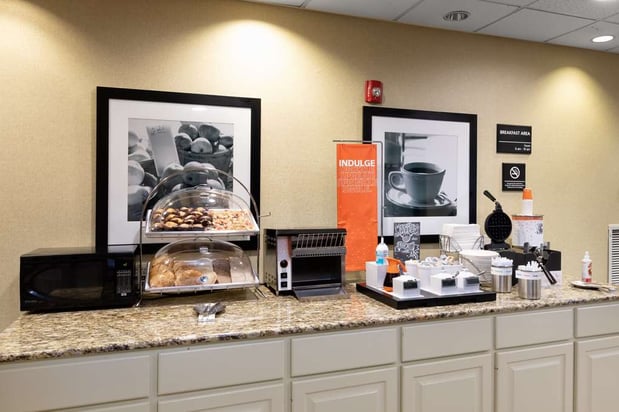 Images Hampton Inn & Suites Baton Rouge - I-10 East