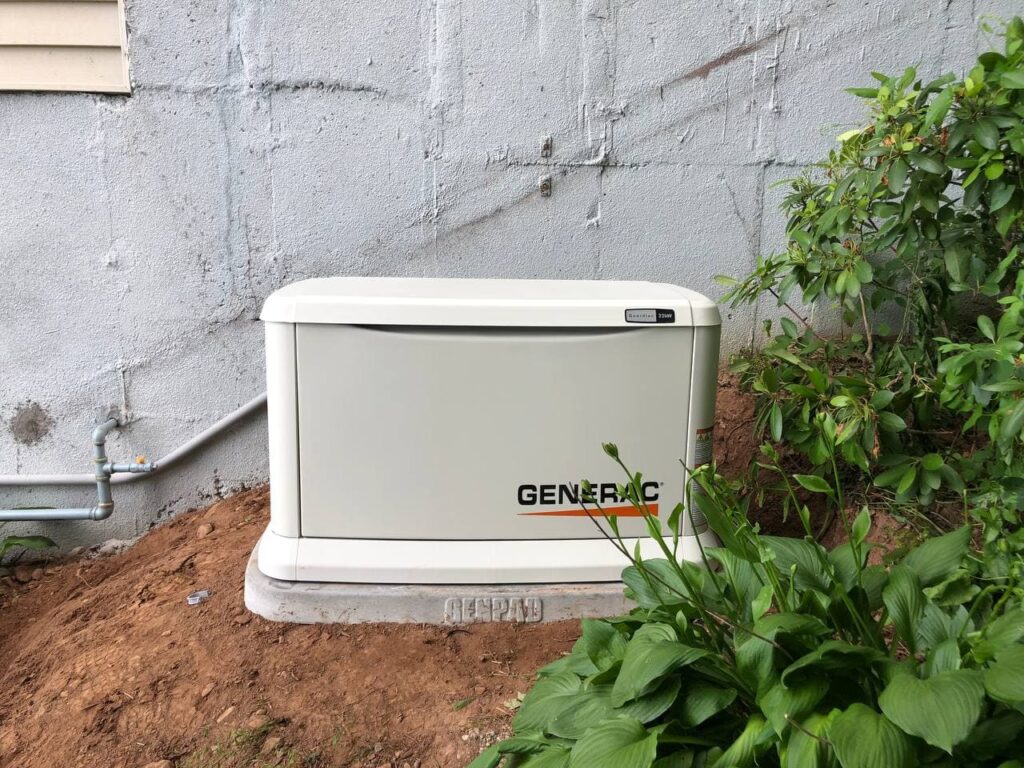 Halls Electric LLC Logo