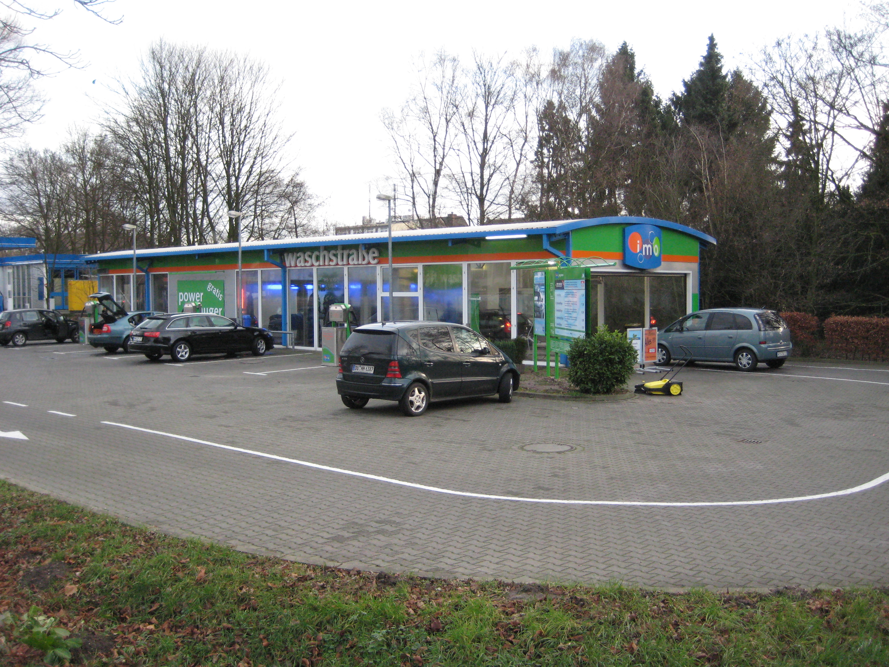 IMO Car Wash, Niederrheinallee 50 in Neukirchen-Vluyn