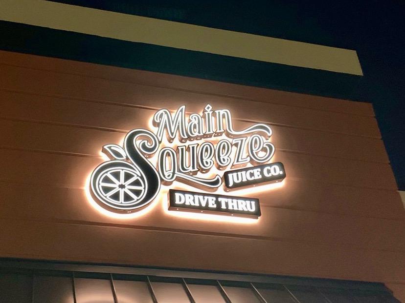 Main Squeeze sign