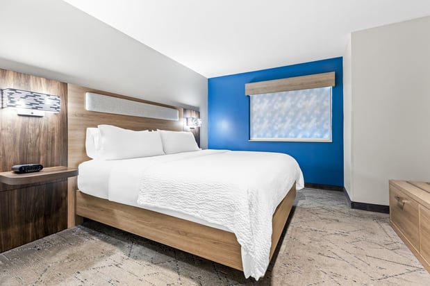 Images Holiday Inn Express & Suites Florence Northeast by IHG