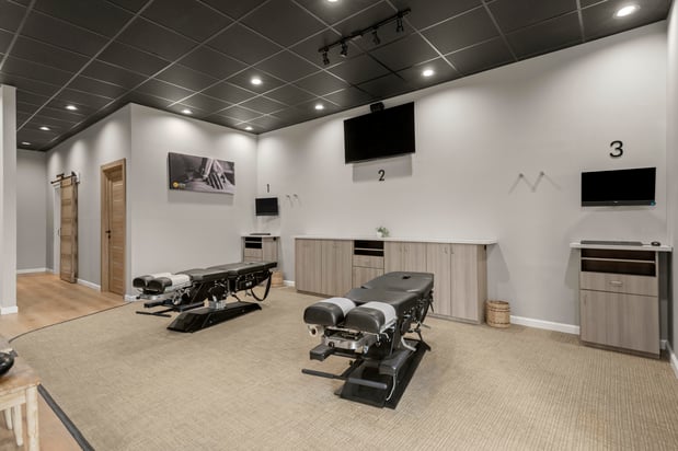 Images 100% Chiropractic - St. Petersburg