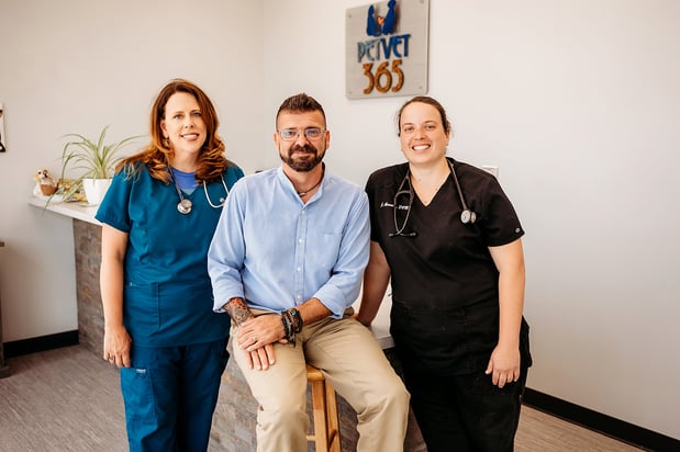 Images PetVet365 Pet Hospital Indianapolis / Eagle Creek