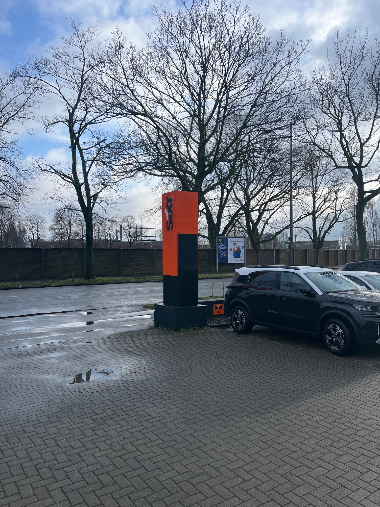 SIXT Autovermietung Krefeld, Sproedentalstr. 4 in Krefeld