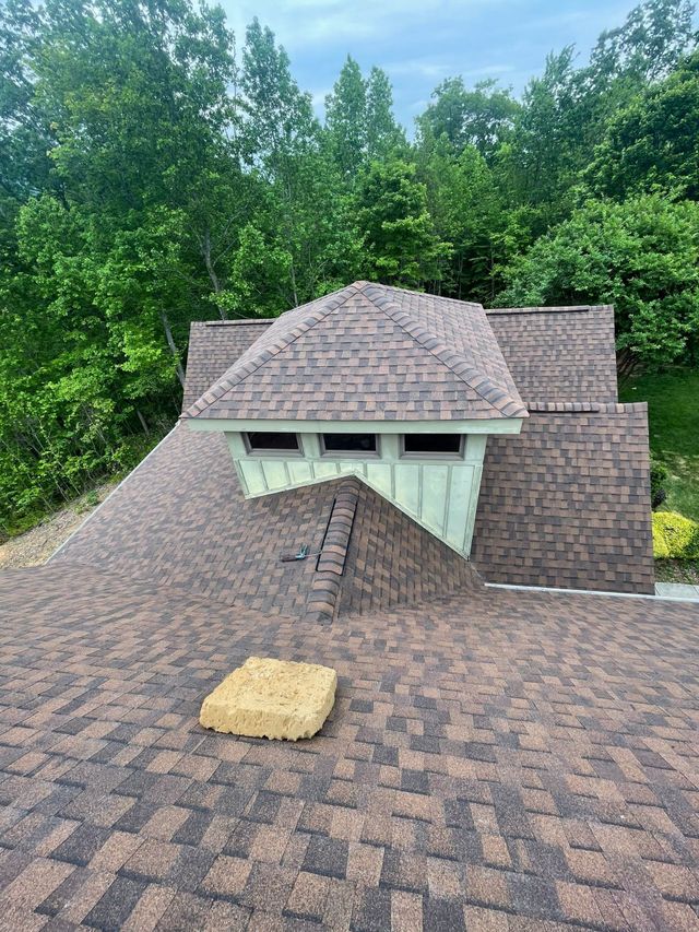 Mech Roofing and Gutter Image