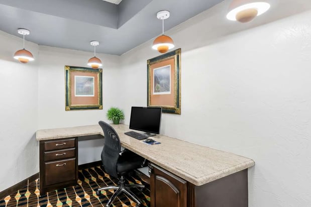 Images SureStay Plus by Best Western Lubbock Medical Center