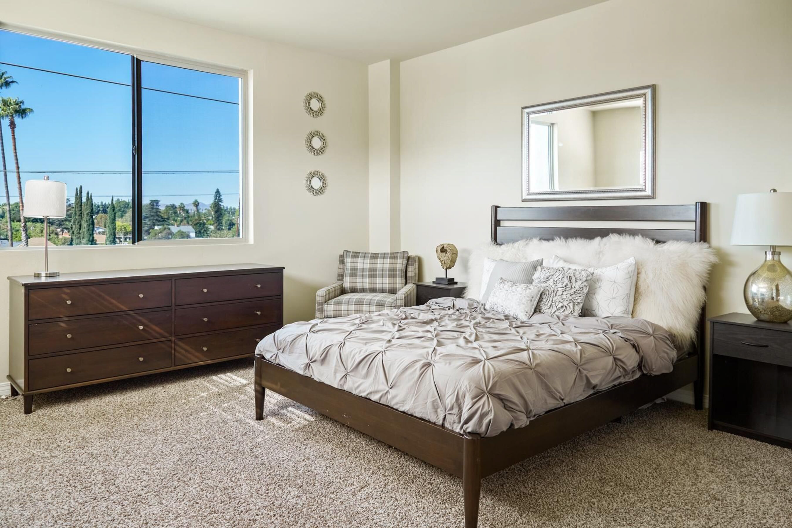 Large Bedroom 
