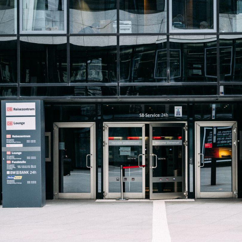 Reisebank AG, Am Hauptbahnhof 2 in Stuttgart