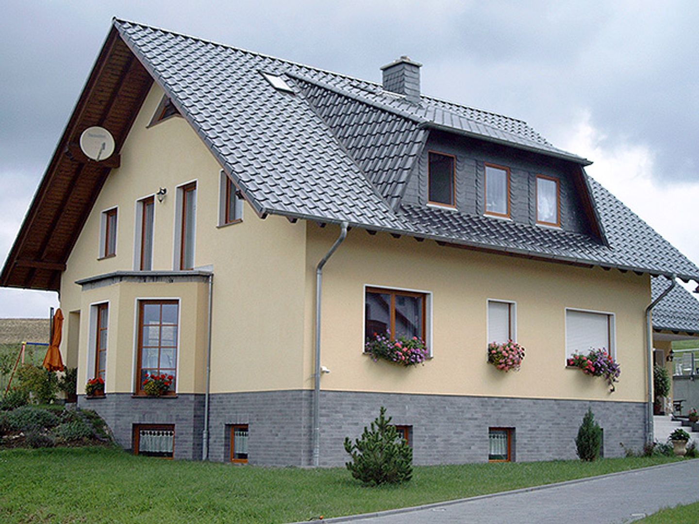 Malerfachbetrieb Dietzel & Bätzold, Am Vorderbach 7 in Bischofroda