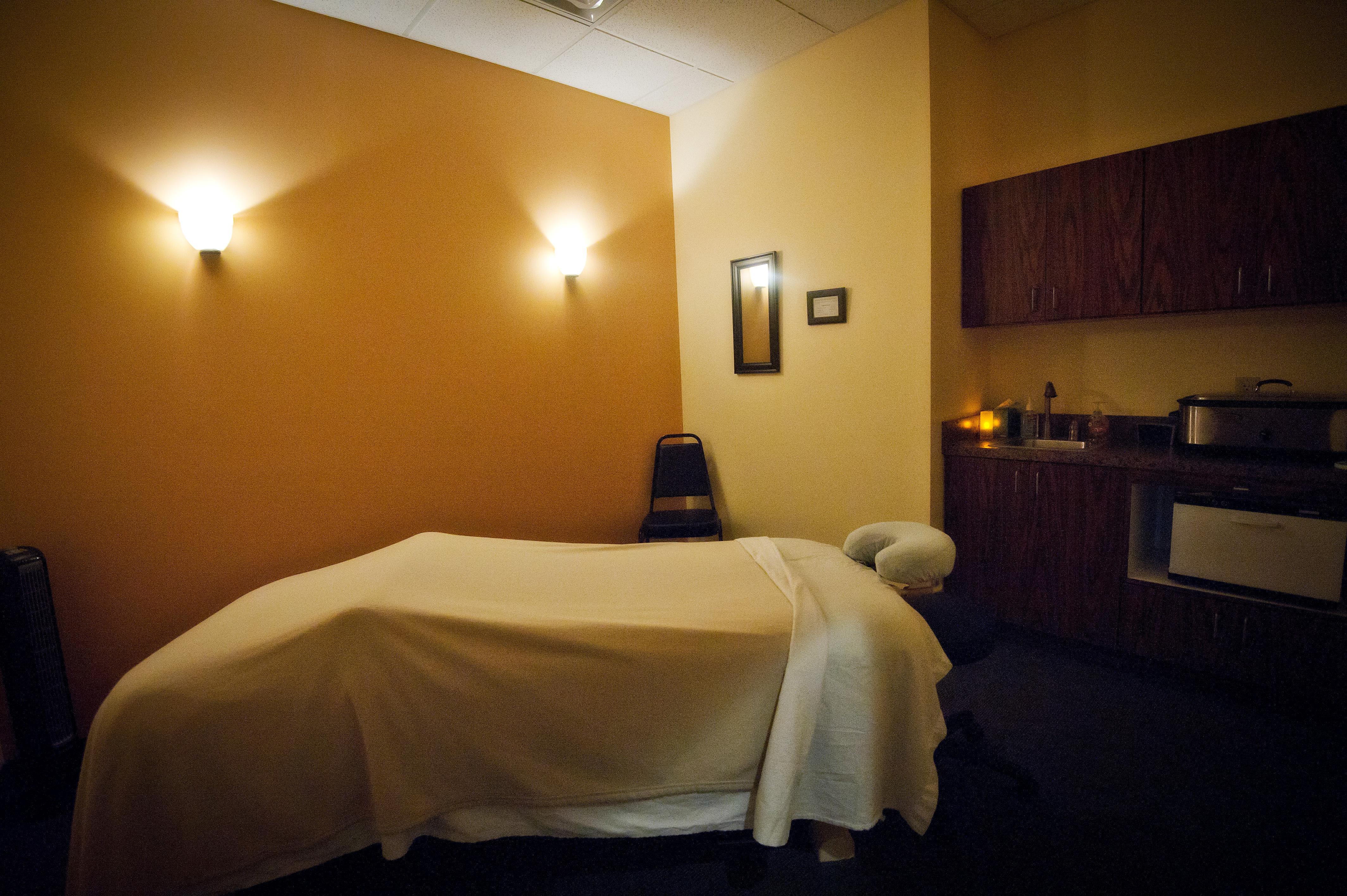Hand & Stone Massage and Facial Spa Coupons Levittown NY ...