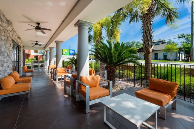 Images Holiday Inn Express & Suites Lexington by IHG