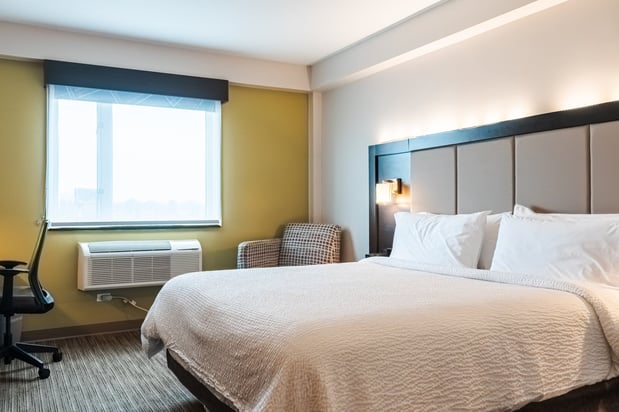 Images Holiday Inn Express Queens - Maspeth by IHG