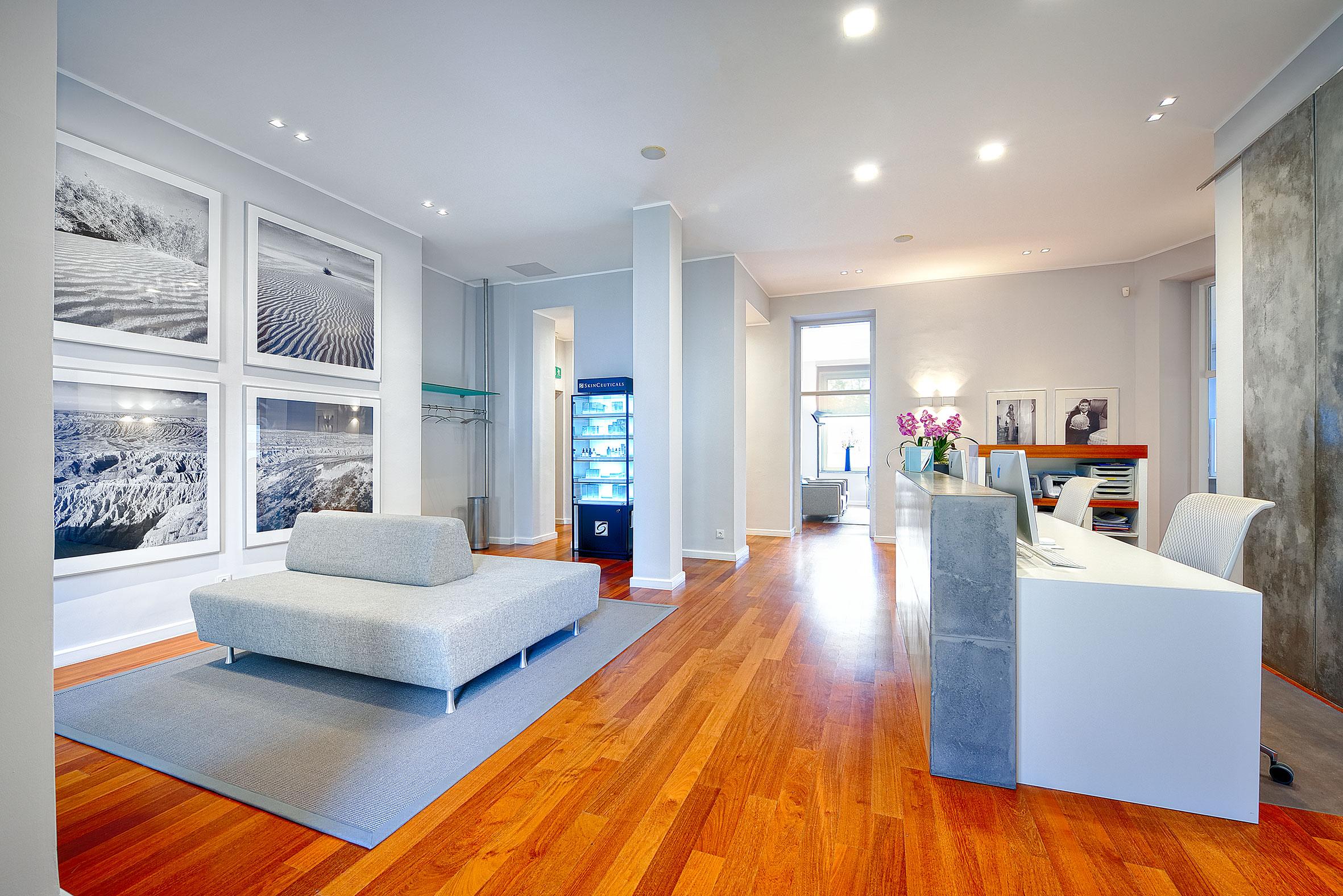 Klinik am Rhein, Fachklinik für Plastische Chirurgie, Düsseldorf, Kaiser-Wilhelm-Ring 43A in Stadtbezirk