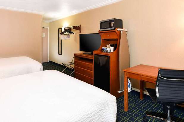 Images SureStay By Best Western Ontario Airport