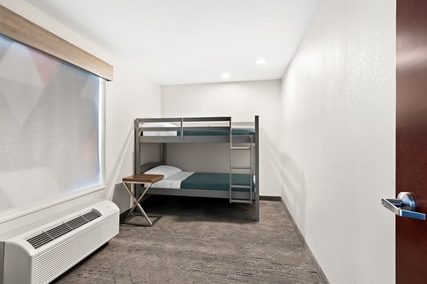 Images Holiday Inn Express & Suites Perry by IHG