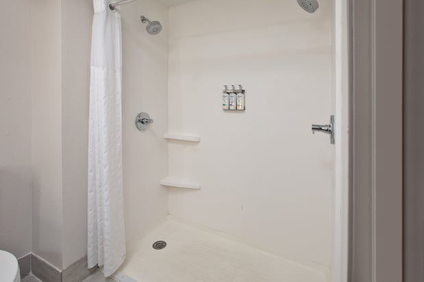 Images Holiday Inn Express & Suites Milwaukee NW – Park Place by IHG