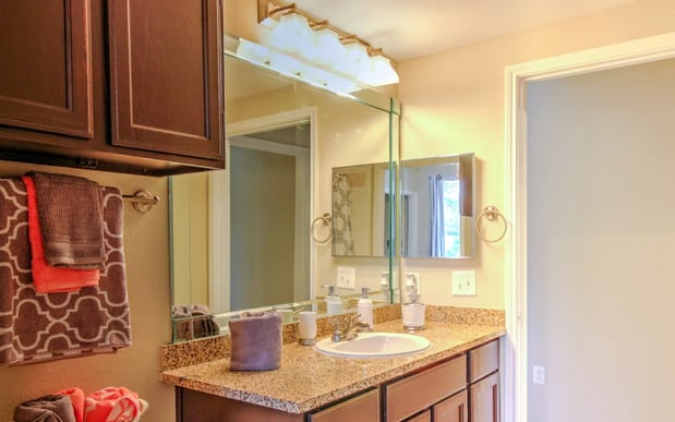Images Stone Creek at Old Farm Apartments