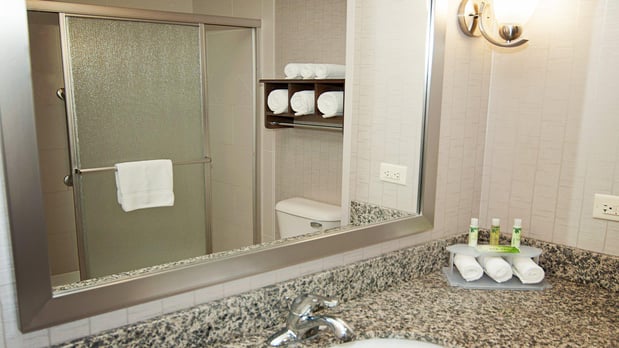 Images Holiday Inn Express & Suites Wichita Northeast by IHG