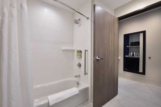 Images Holiday Inn Express & Suites Spring - Woodlands Area by IHG
