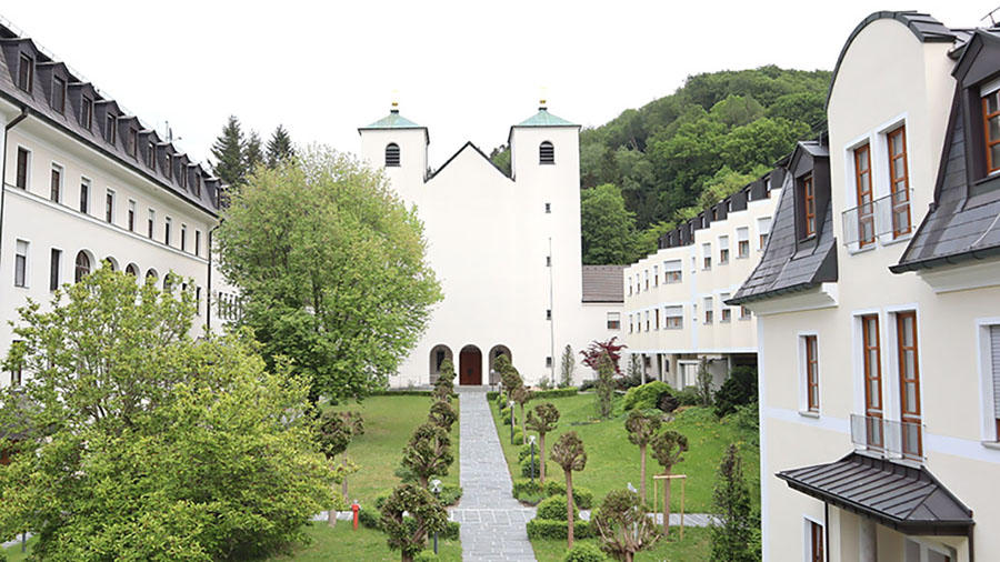 Bild 1 Kloster St. Josef - Priesterhaus in Neumarkt