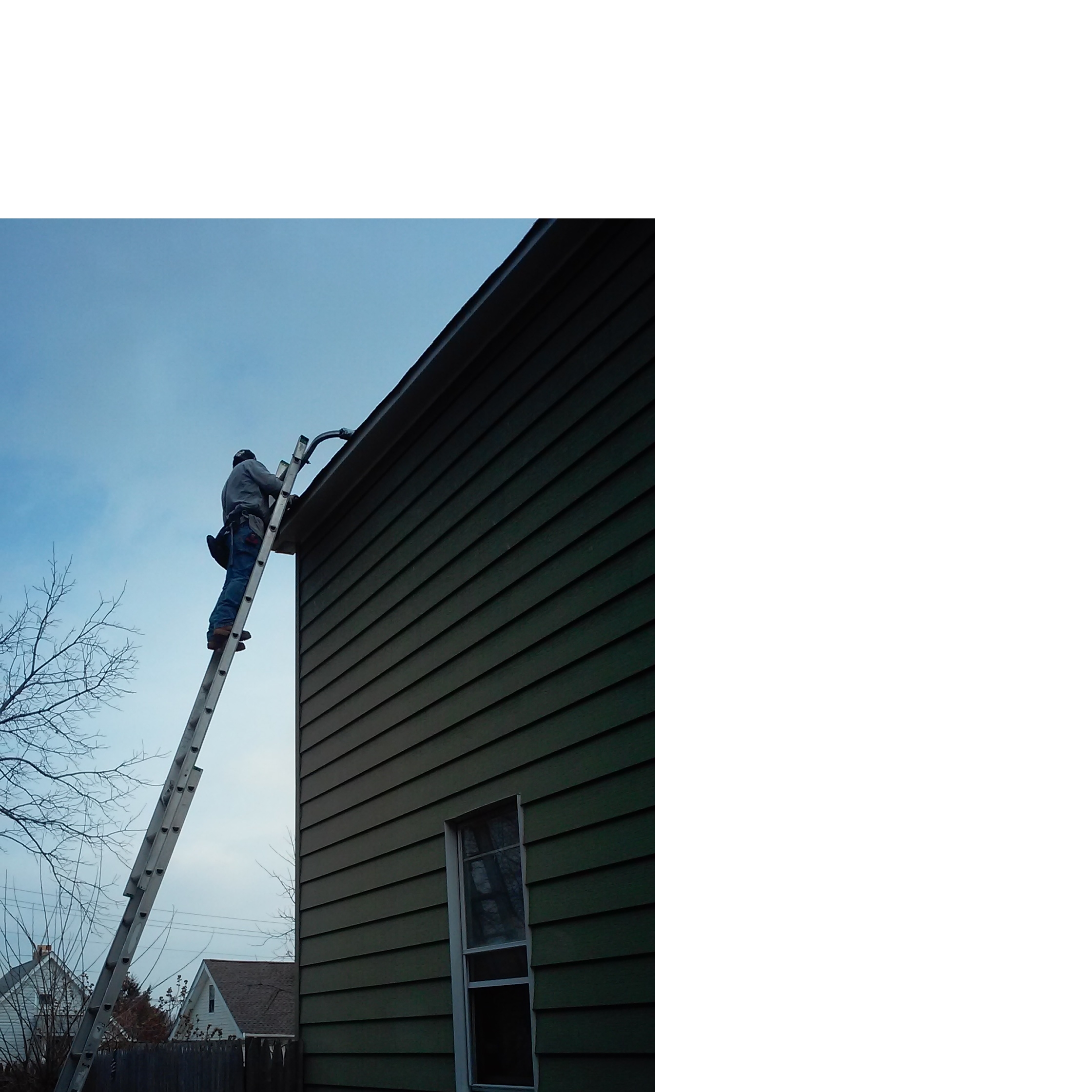 H&R SEAMLESS GUTTERS