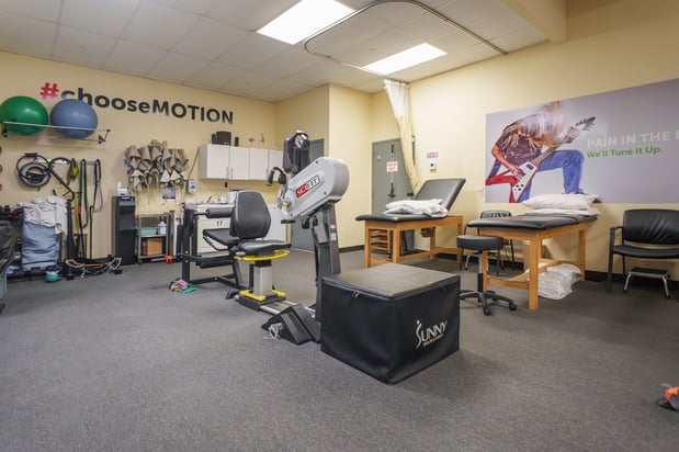 Images MOTION Sports Medicine - Metropolitan Avenue - Forest Hills