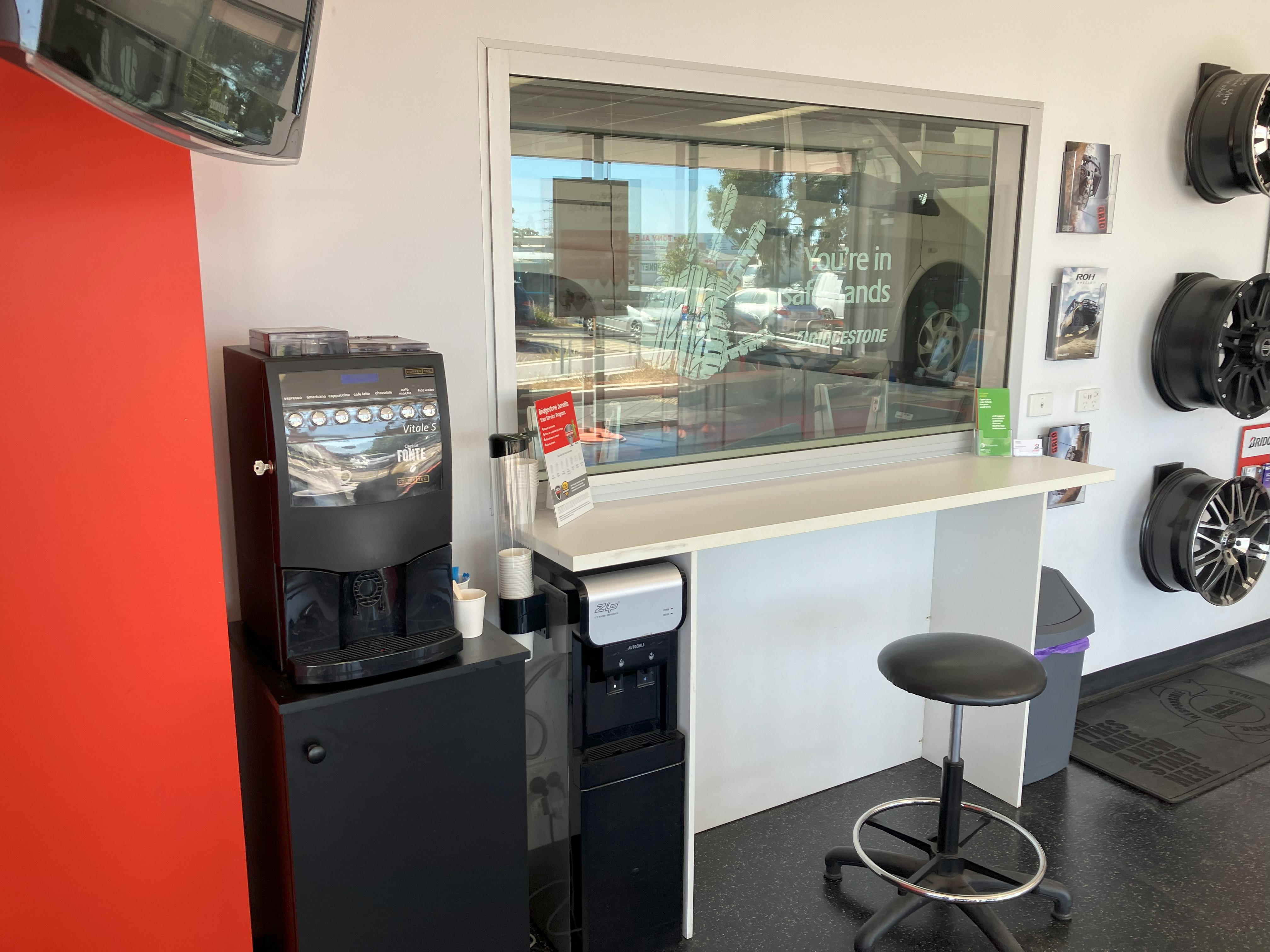 Images Bridgestone Select Tyre & Auto Success