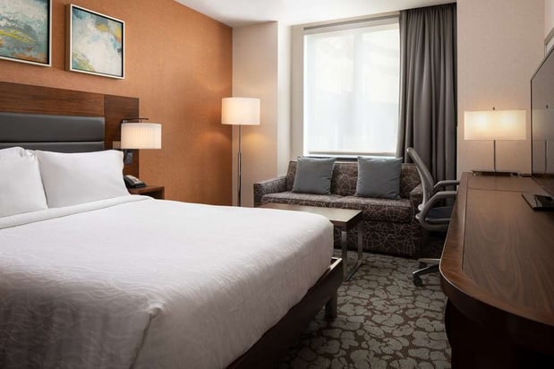 Images Hilton Garden Inn Long Island City New York