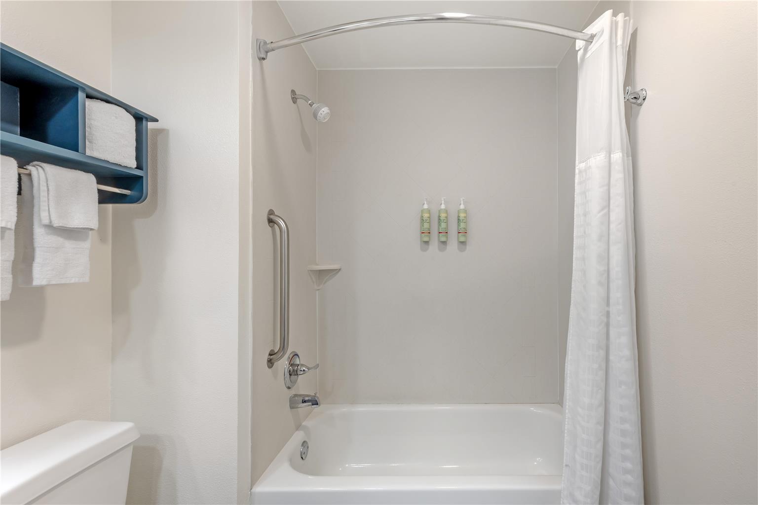 Queen Guest Bathroom