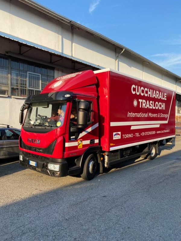 Images Cucchiarale Traslochi e Logistica