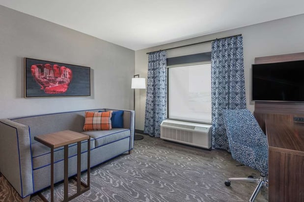 Images Hampton Inn & Suites Fort Wayne Downtown