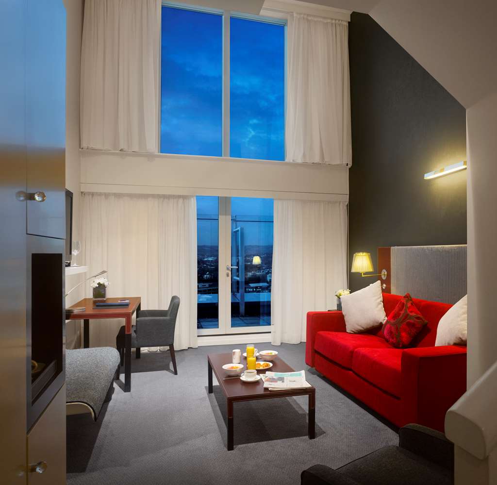 Presidential suite living room