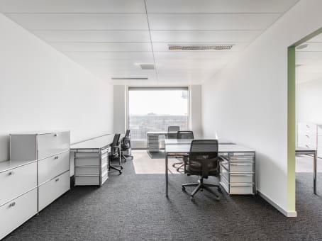 Zürich, Flughafen, Hotelstrasse 1 in Zürich