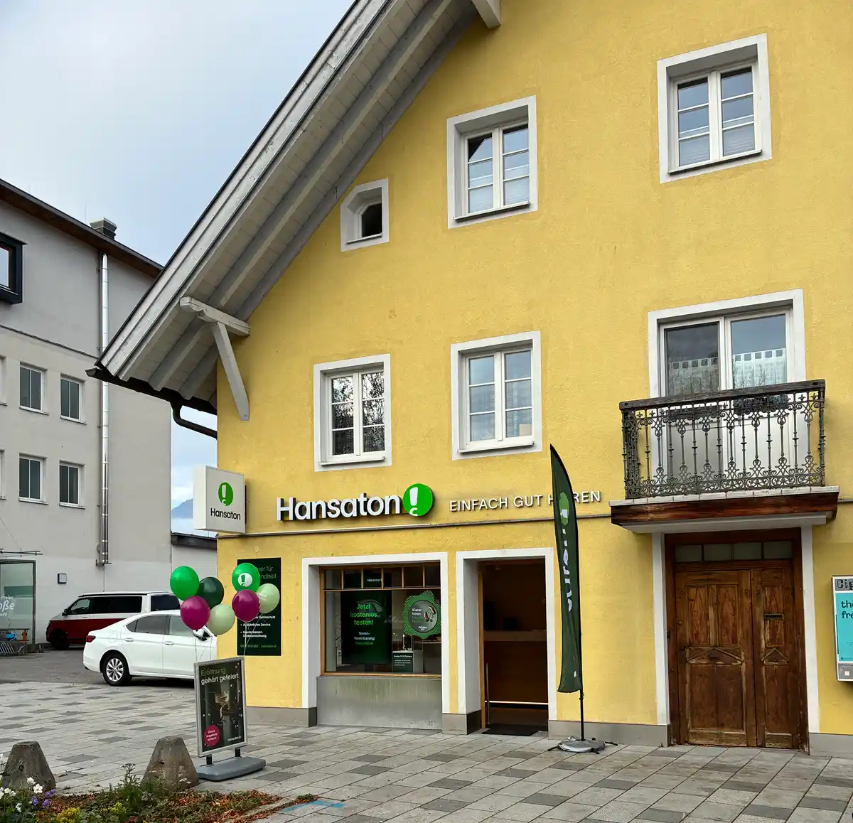 Das Team vom Hansaton Hörkompetenz-Zentrum {city} freut sich auf Ihren Besuch!
