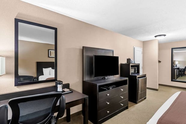 Images Heartland Inn & Suites, SureStay Collection by Best Western