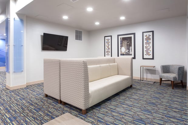 Images Holiday Inn Express & Suites Lincoln I - 80 by IHG