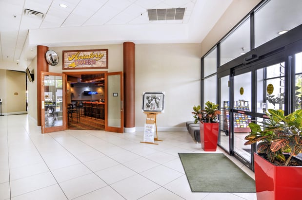 Images Holiday Inn St. Petersburg N- Clearwater by IHG