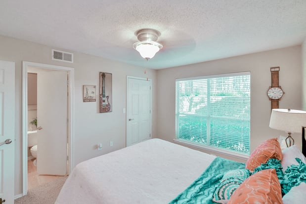 Images Creekside at Pear Ridge Apartment Homes