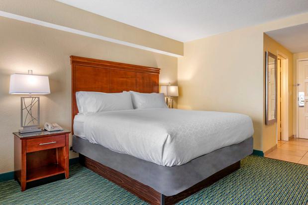 Images Holiday Inn Resort Orlando Lake Buena Vista by IHG