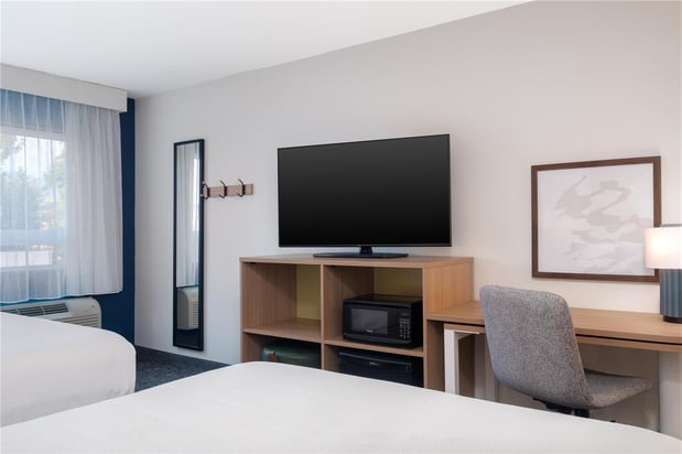 Images Spark by Hilton Springfield Eugene