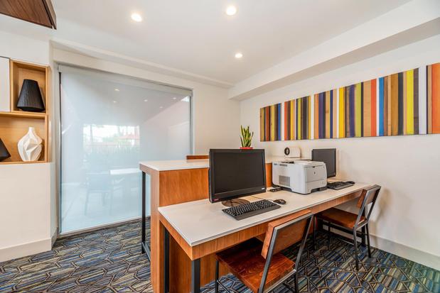 Images Holiday Inn Express & Suites Fremont - Milpitas Central by IHG