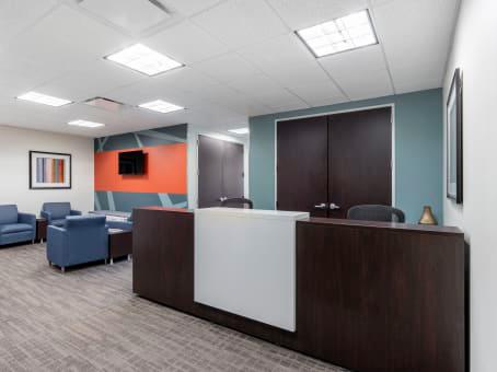 Image 3 | Regus - Illinois, Downers Grove - Executive Towers West