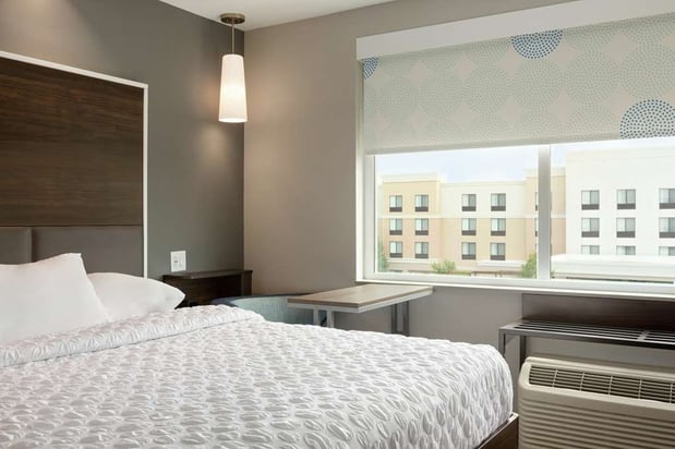 Images Tru by Hilton Wichita Northeast